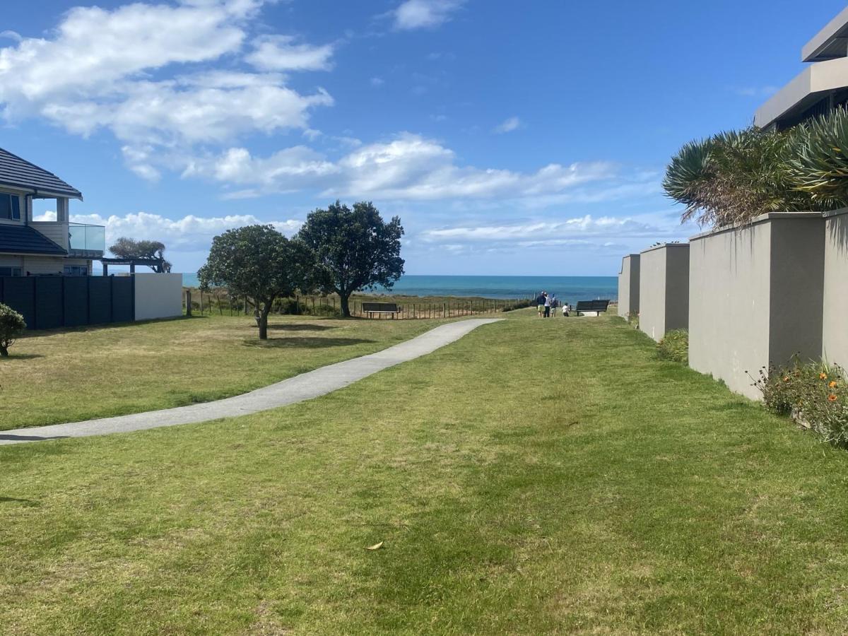 Superb Beachside Location, Private And Tranquil Apartment Маунт Маунгануи Екстериор снимка